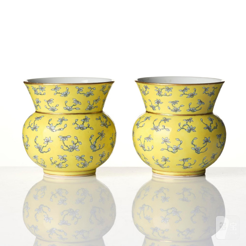 Two enamelled yellow-ground vessels, - 图2